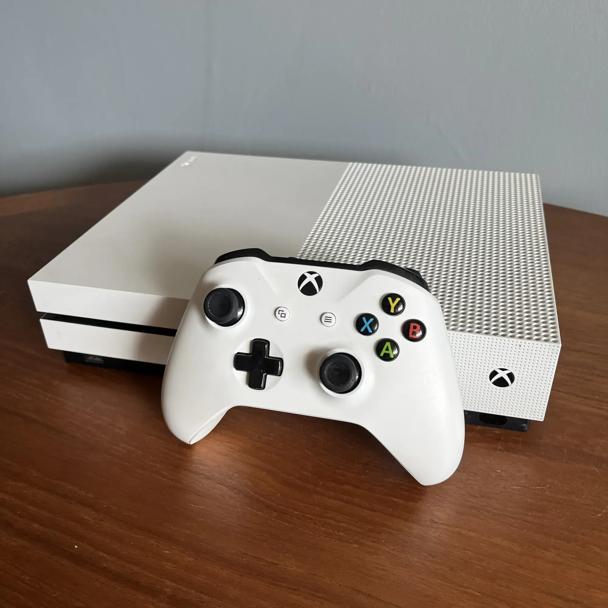 Xbox One S